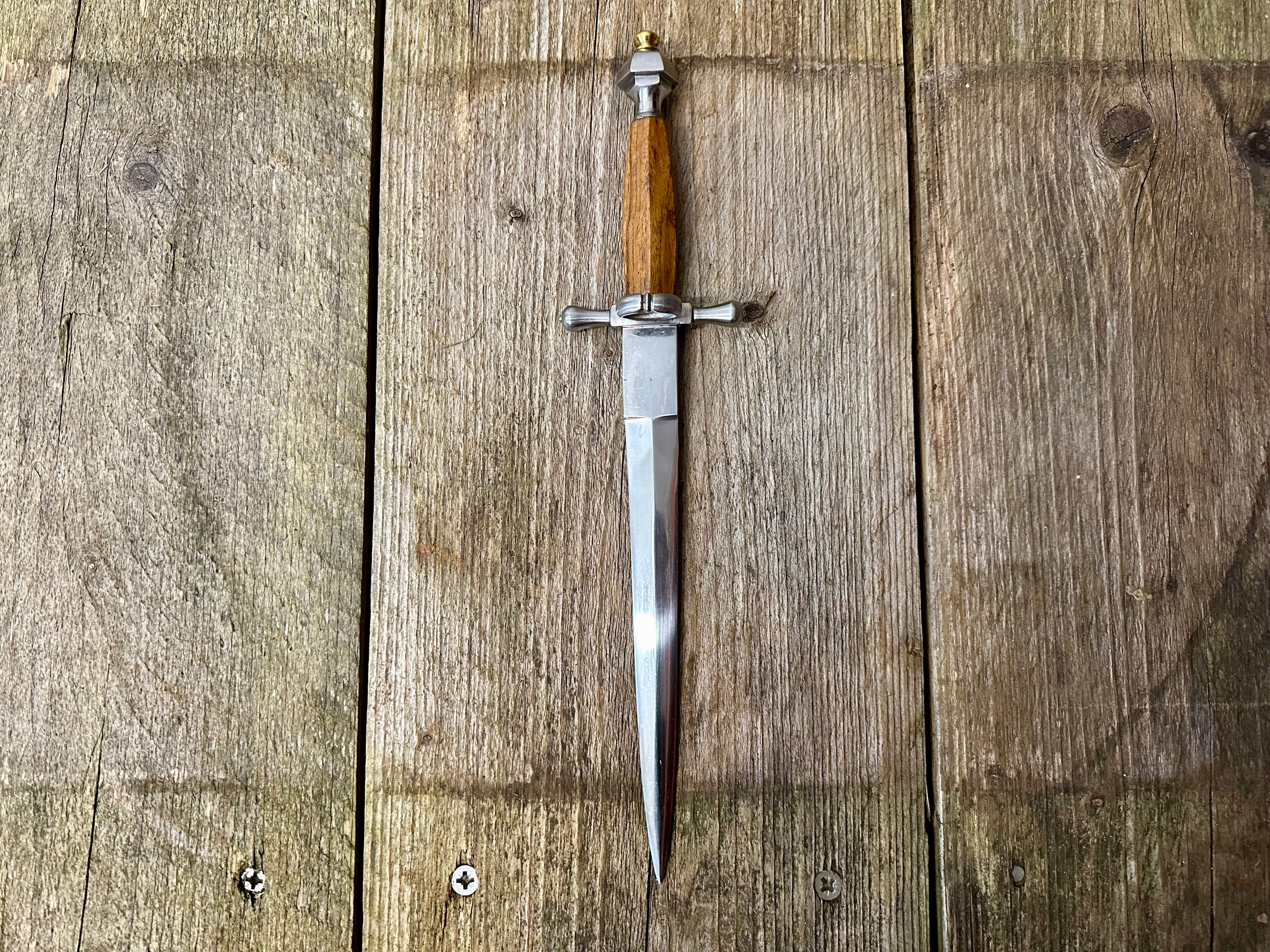 Late 16thC Quillon dagger, Main Gauche