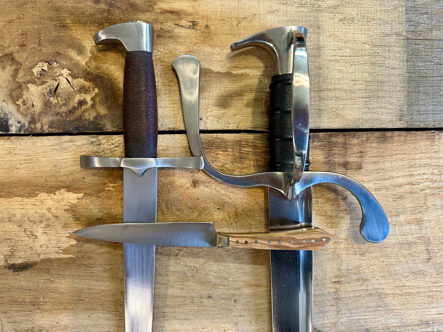 
                  
                    15th Century Wakefield Hanger Sword Bundle - with FREE sword bag
                  
                