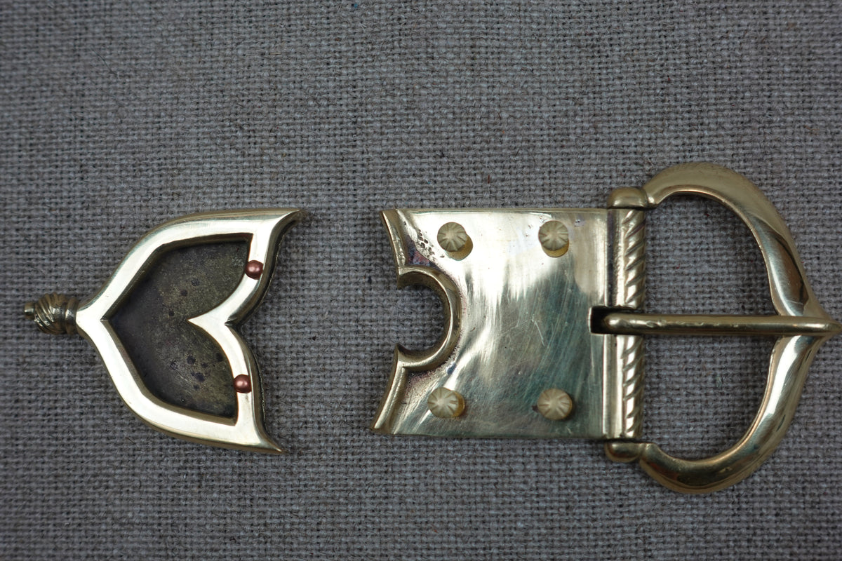 Belt buckle outlet sets