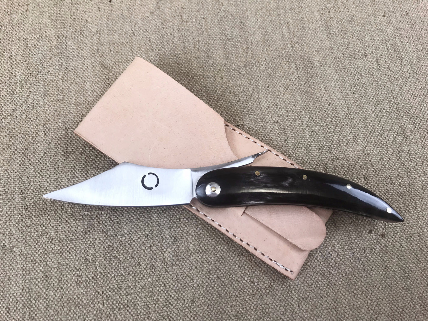 medieval folding knife razor reenactment horn