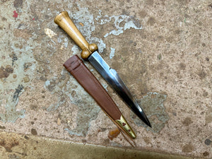 
                  
                    15thC Working/Fighting bollock dagger. 
                  
                