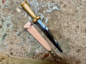 
                  
                    15thC Working/Fighting bollock dagger. 
                  
                