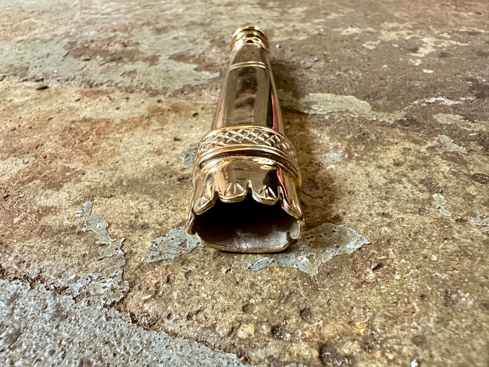 
                  
                    Tod Cutler Dagger Chape 13 in bronze
                  
                