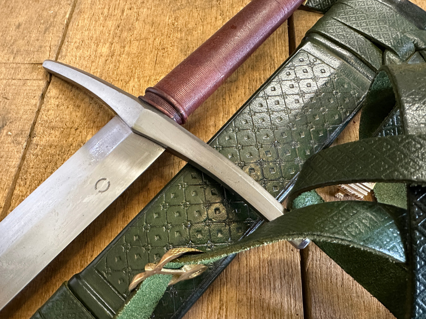 
                  
                    1400 Longsword
                  
                