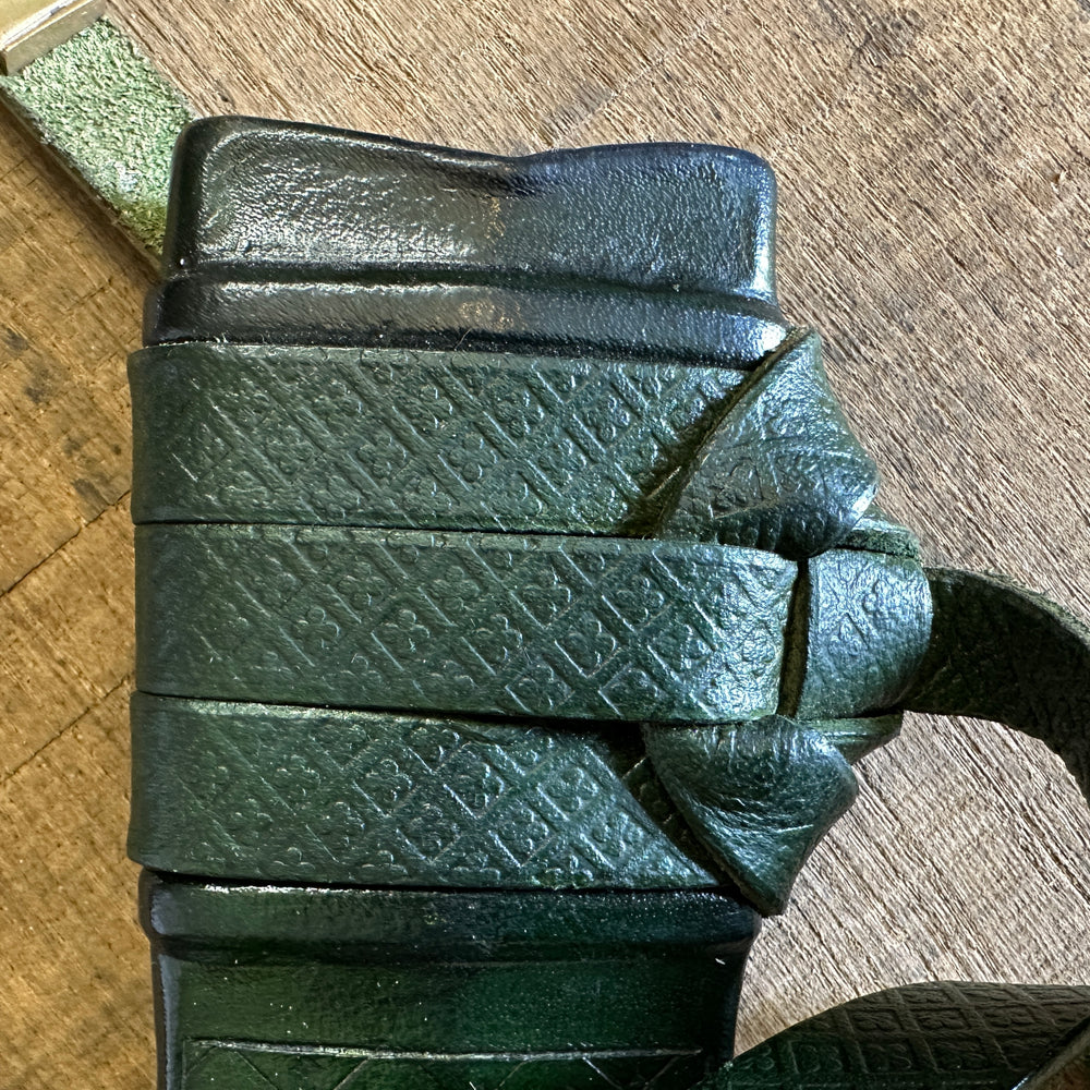 
                  
                    1400 Longsword
                  
                