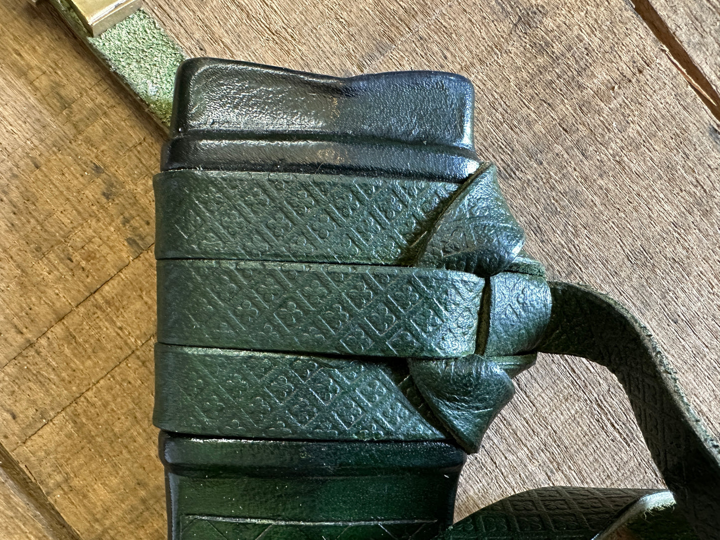 
                  
                    1400 Longsword
                  
                