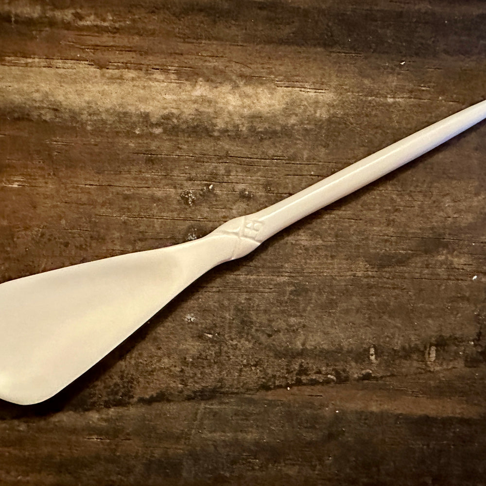 Pointed bone spoon