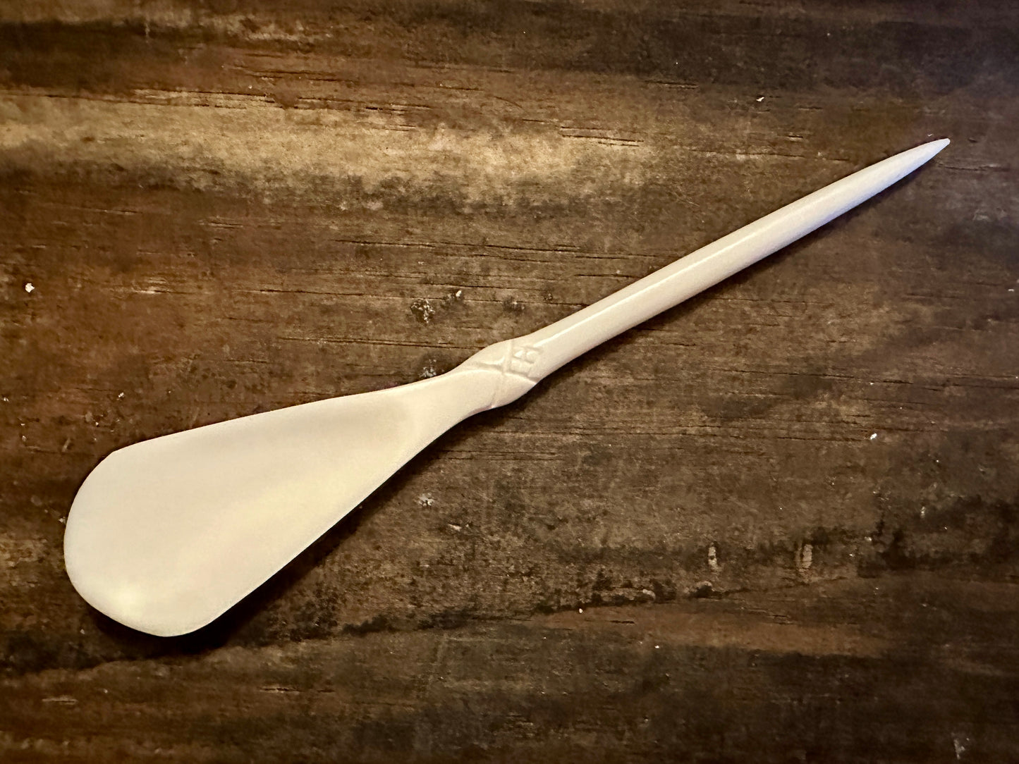 Pointed bone spoon