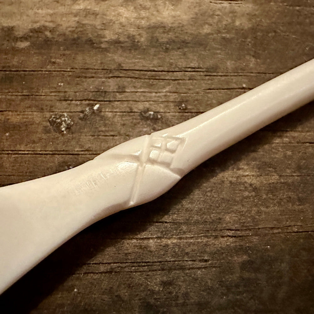 Pointed bone spoon