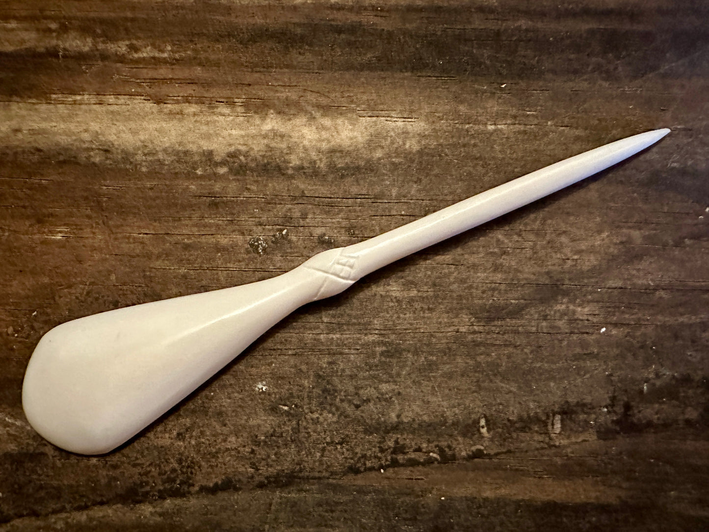 
                  
                    Pointed bone spoon
                  
                