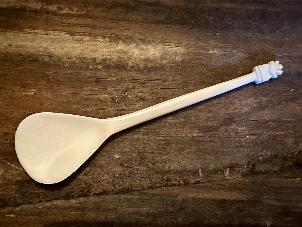 Scallop shell finial bone spoon 