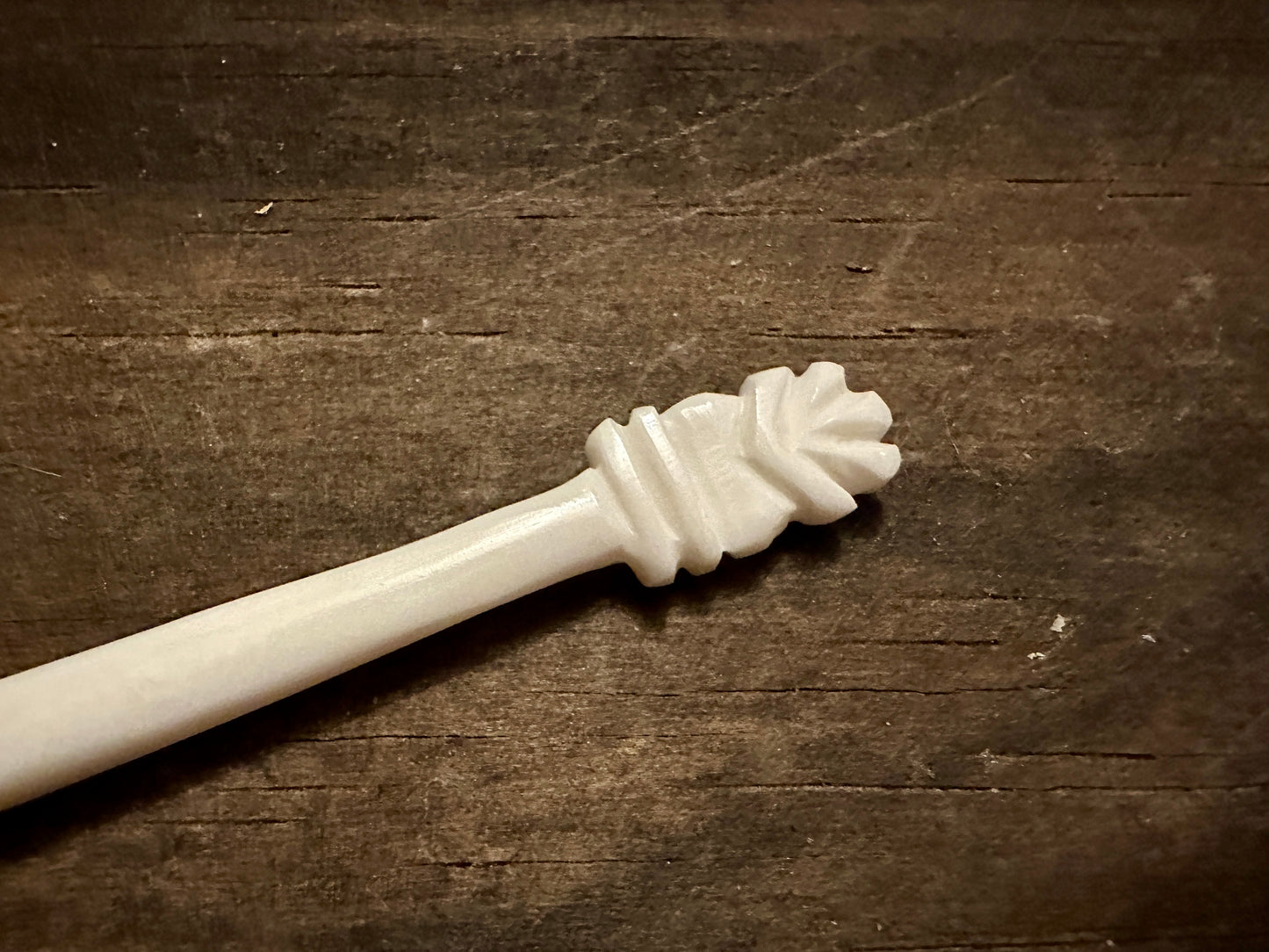 
                  
                    Scallop shell finial bone spoon 
                  
                