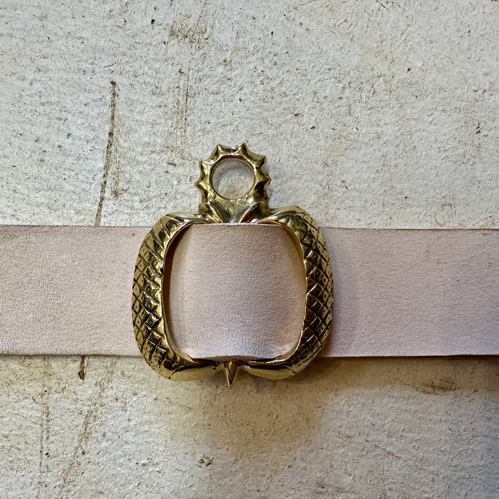 
                  
                    Set of 5 brass belt sliders
                  
                