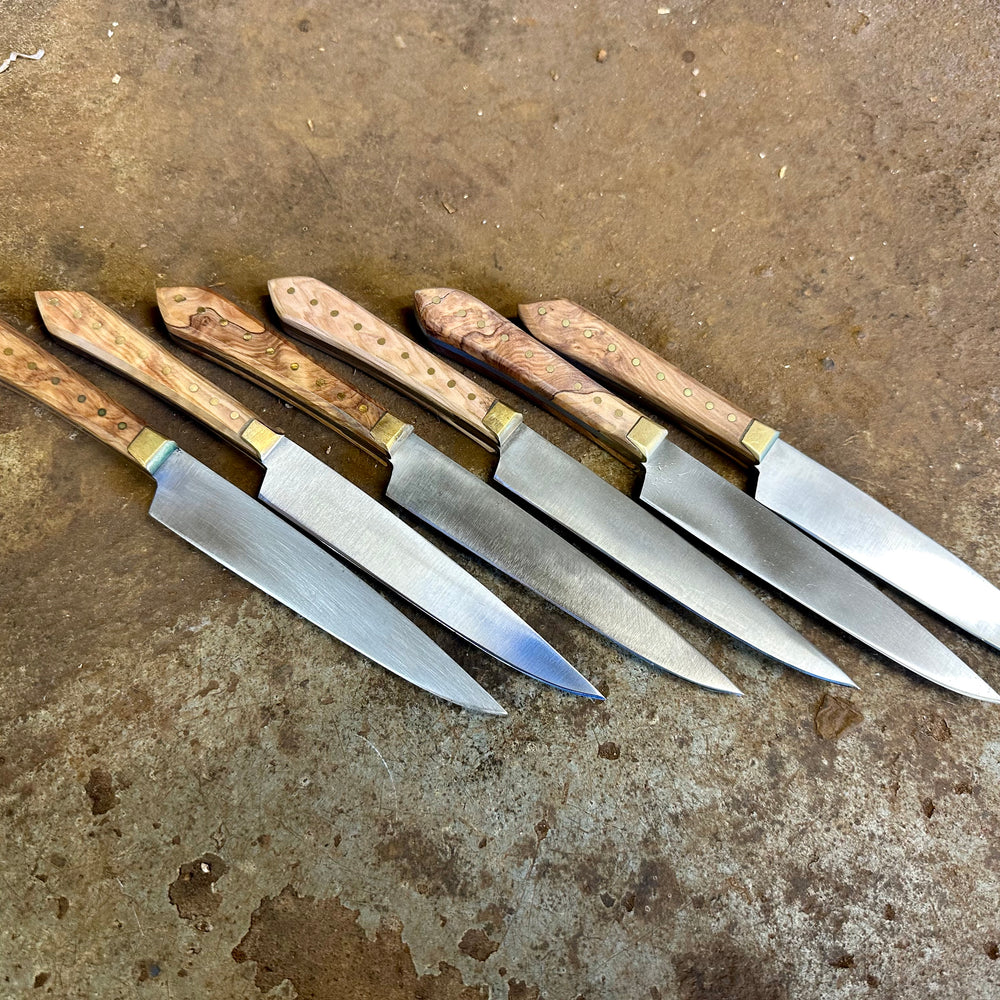 six eating knives making up the dinner party feasting bundle #1