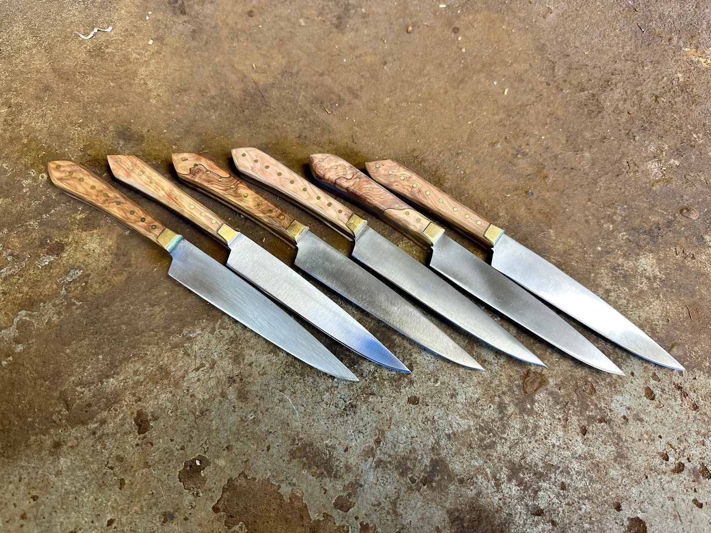 six eating knives making up the dinner party feasting bundle #1