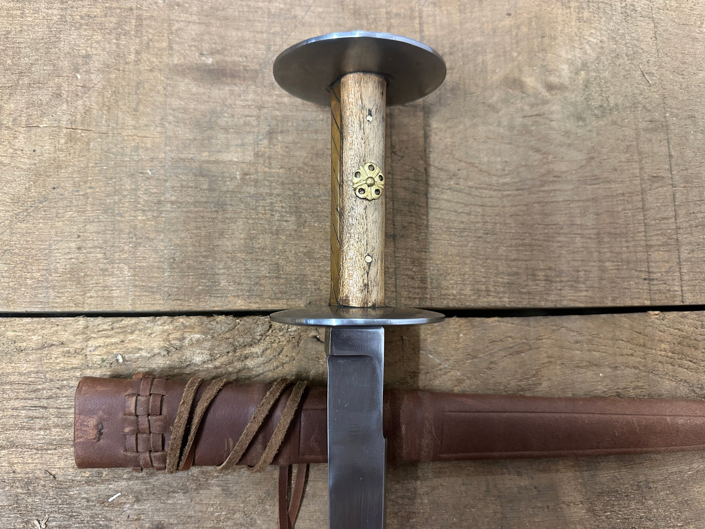 
                  
                    Wallace Rondel with brown scabbard
                  
                