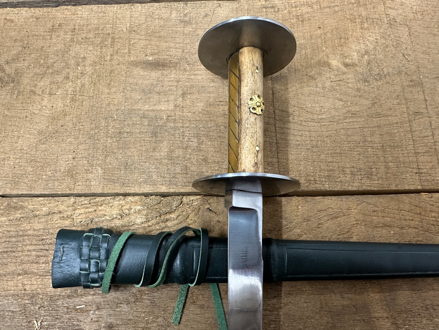 
                  
                    Wallace Rondel with green scabbard
                  
                