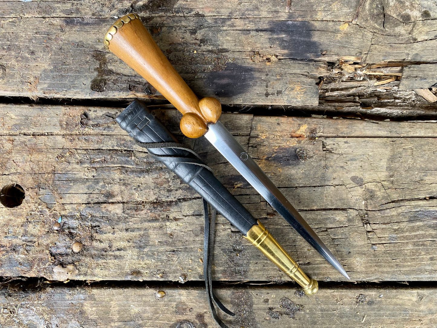 
                  
                    Tod Cutler Purse bollock dagger 
                  
                