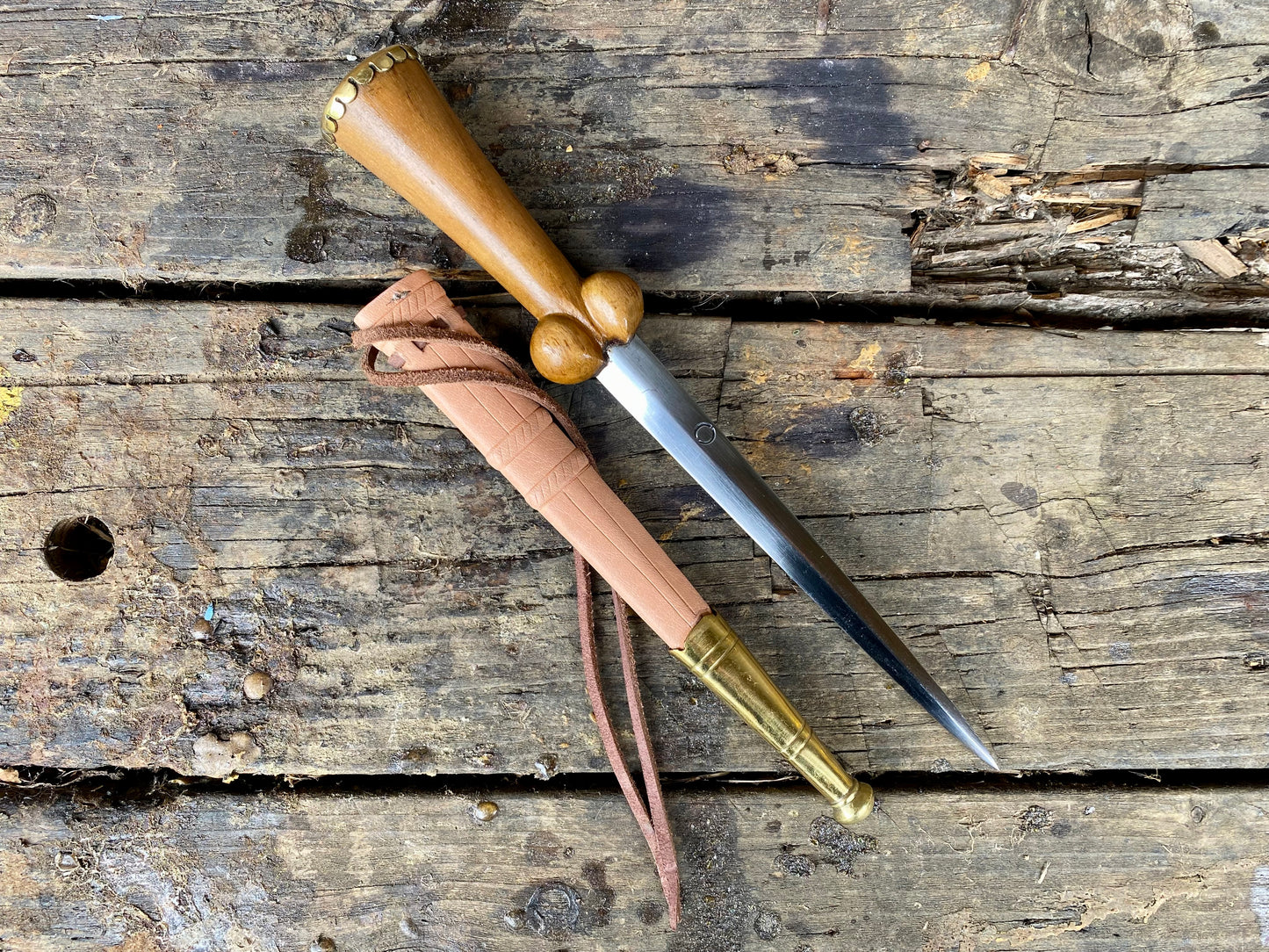 
                  
                    Tod Cutler Purse bollock dagger 
                  
                