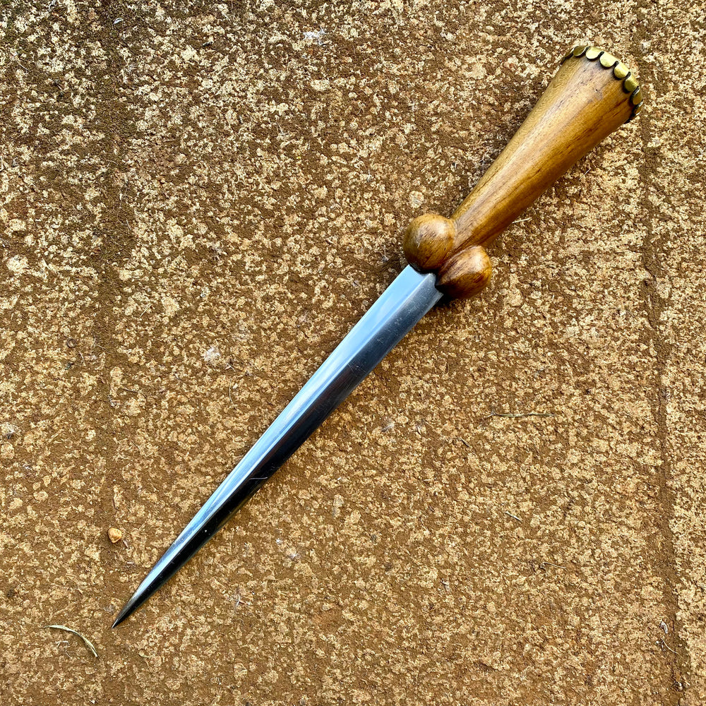 
                  
                    Tod Cutler Purse bollock dagger 
                  
                