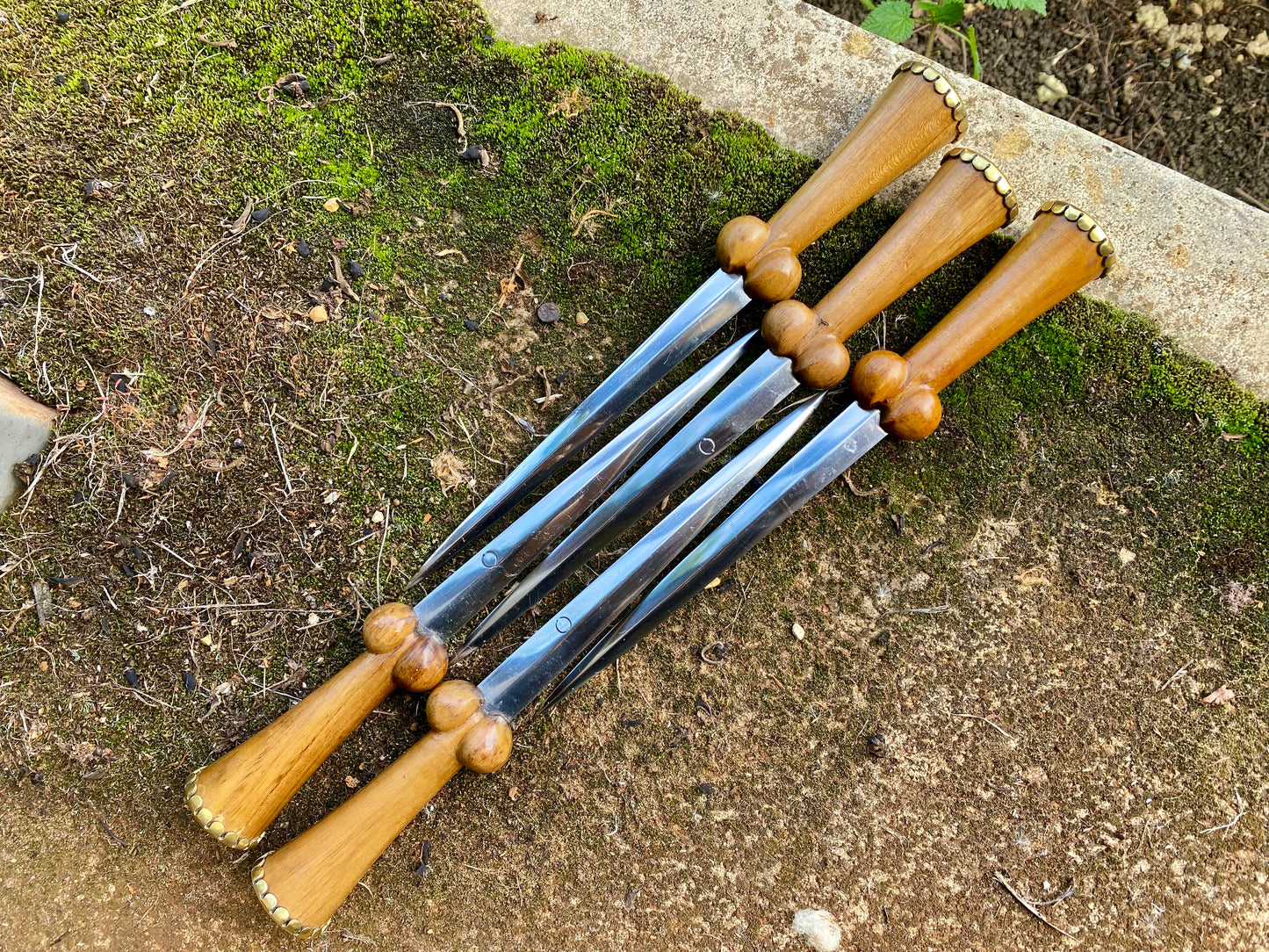 
                  
                    Tod Cutler Purse bollock dagger 
                  
                