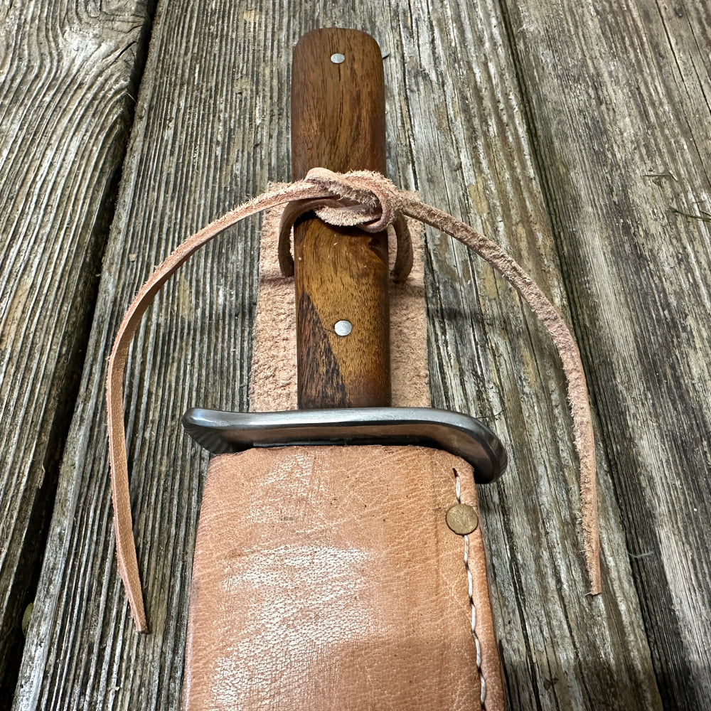 
                  
                    Bowie knife with natural scabbard
                  
                