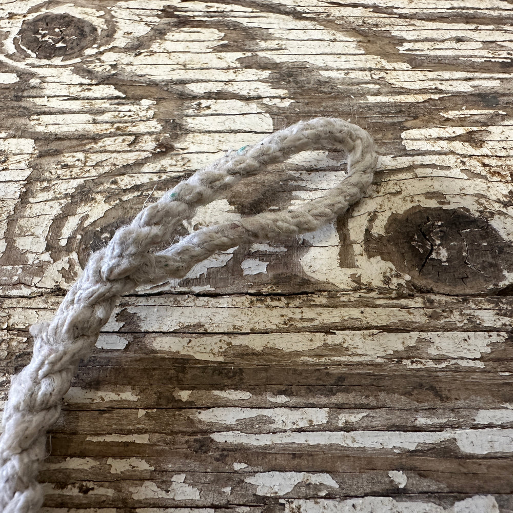 
                  
                    Close up of the finger loop 
                  
                