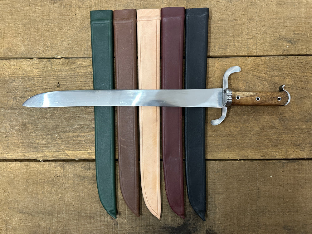 Messer on green, brown, natural, red and black scabbards