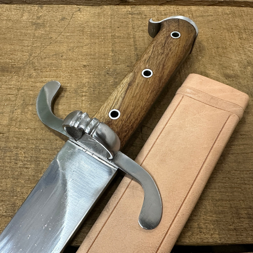 
                  
                    Messer with a natural scabbard
                  
                