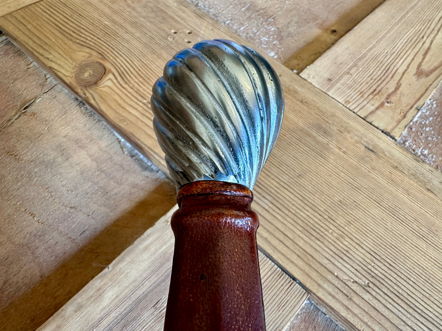 
                  
                    Close up of pommel 
                  
                