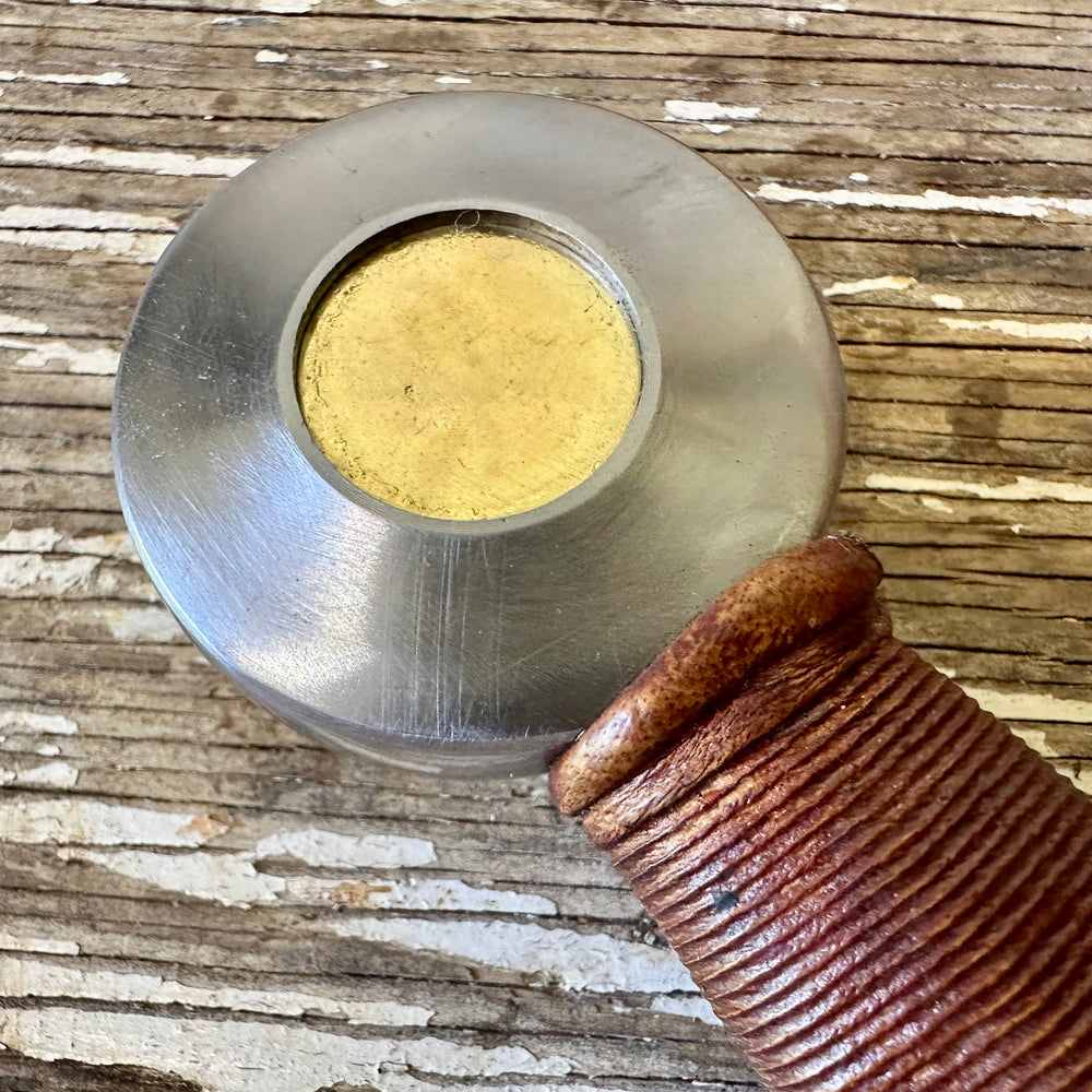 
                  
                    Close up of pommel
                  
                