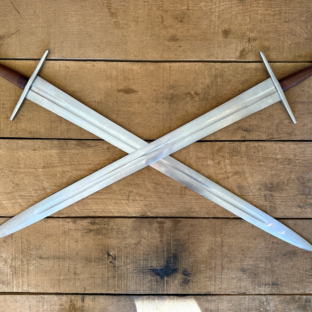 Type 13 Arming Sword. Two swords crossed.