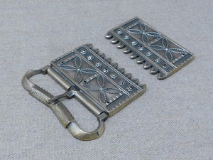 
                  
                    medieval girdle belt buckle bronze cast ornate plate set
                  
                