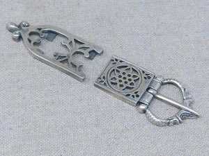 
                  
                    medieval sword belt buckle bronze cast ornate plate set
                  
                