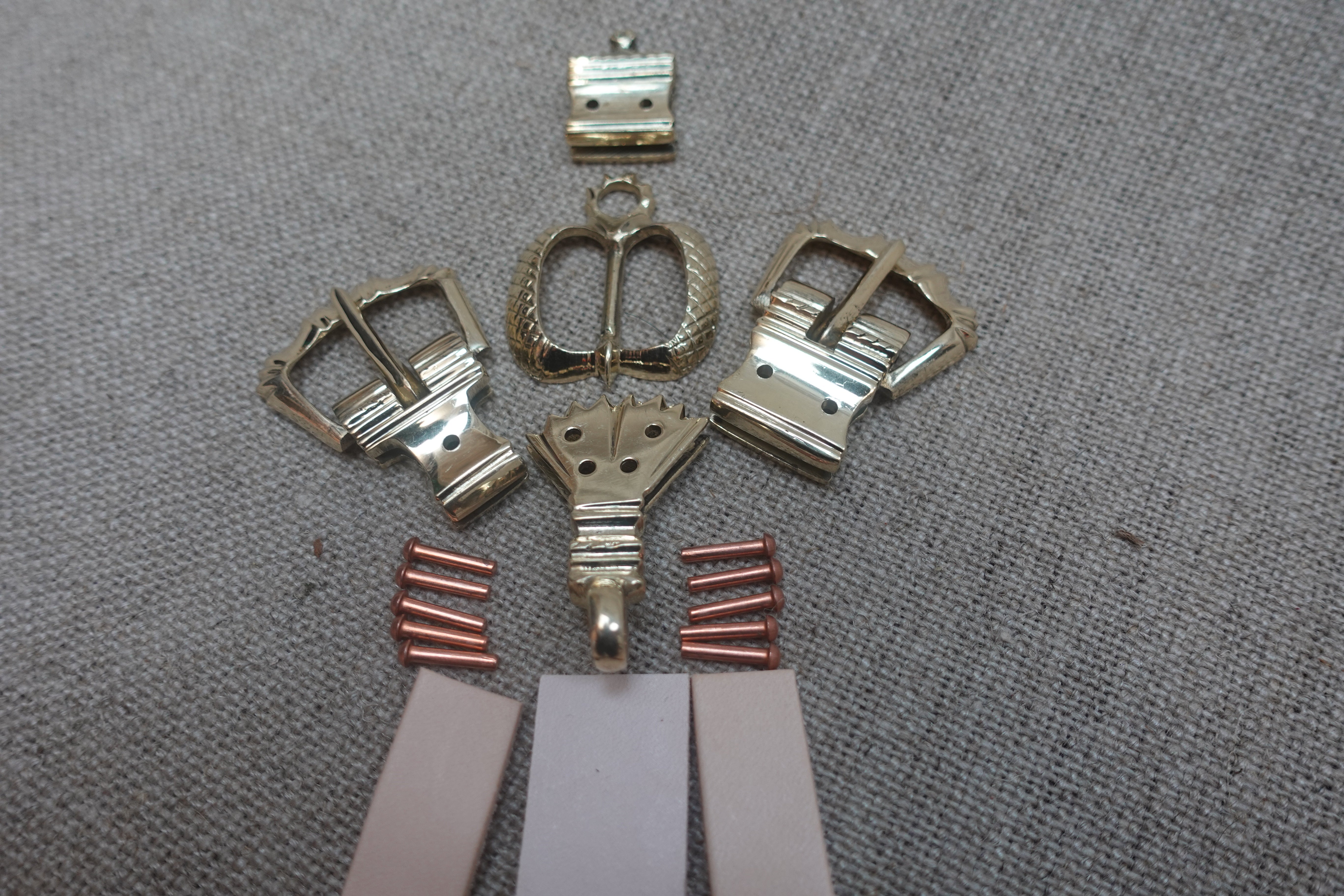 Medieval Scabbard, belt parts, buckles and plates - Tod