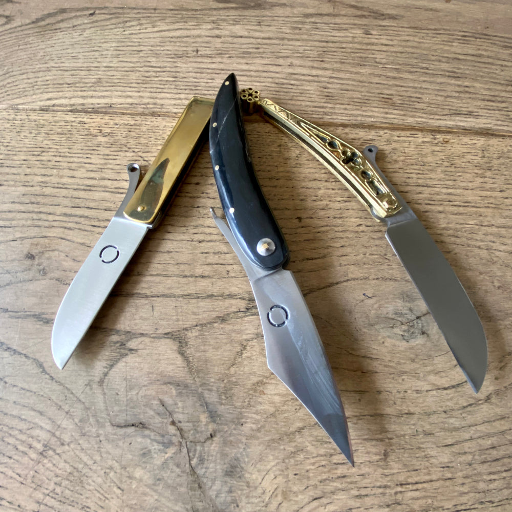 
                  
                    Set of three Tod Cutler folding knives in brass and horn. TCP64, TCP65 and TCP66
                  
                