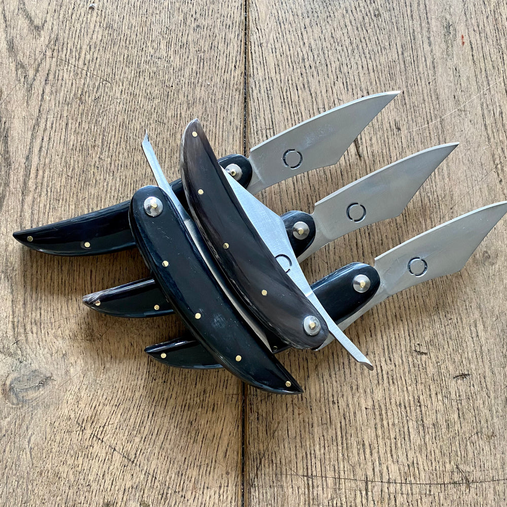 
                  
                    Tod Cutler horn folding knife TCP66
                  
                